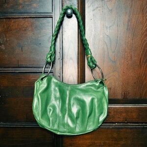 green faux leather woven handle handbag — y2k style